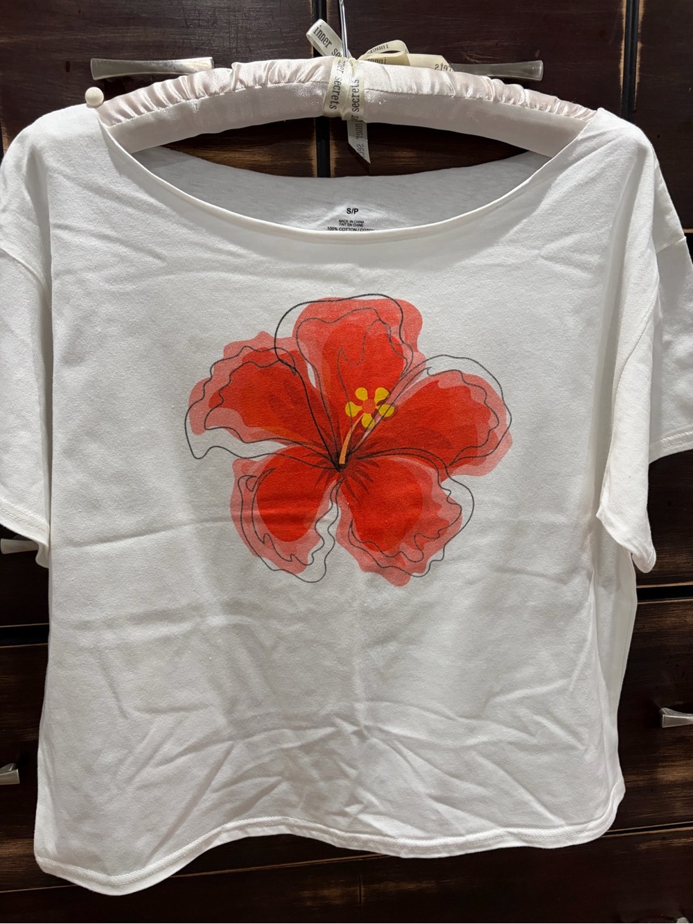 White Floral Graphic Tee with Red Hibiscus/ Size Small